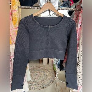 Aerie OFFLINE Main Squeeze Cropped Henley Waffle Knit Top in Charcoal